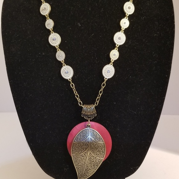 Ladies necklace - Picture 1 of 1